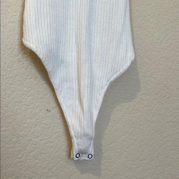 White body suit with open back - Picture 4 of 7